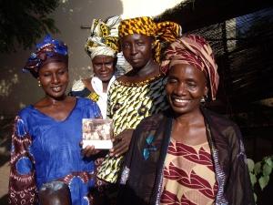 APELO: PRÊMIO NOBEL DA PAZ 2011 PARA AS MULHERES AFRICANAS